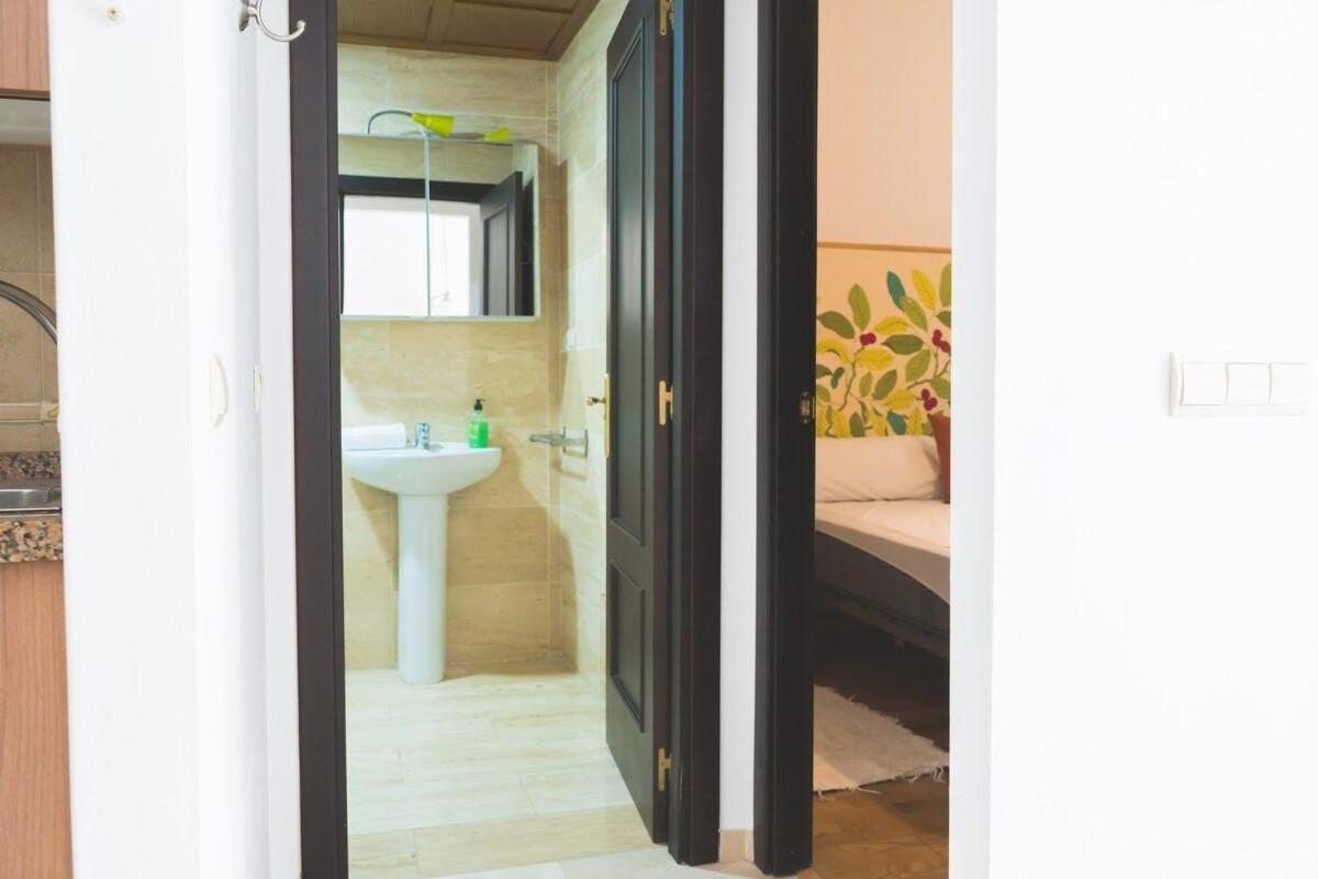 Centrico Apartamento En Calle Carreteria - マラガ エクステリア 写真