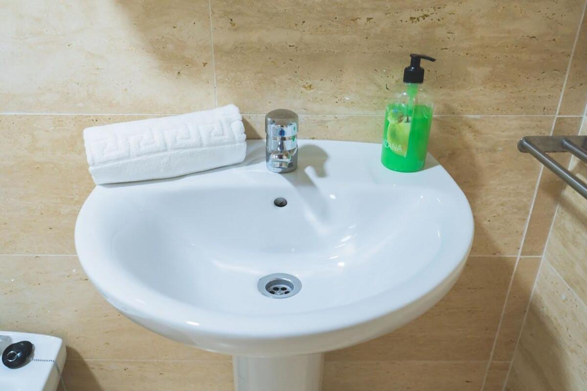 Centrico Apartamento En Calle Carreteria - マラガ エクステリア 写真